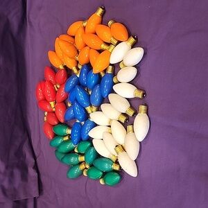 Box lot of C7 Christmas bulbs.***